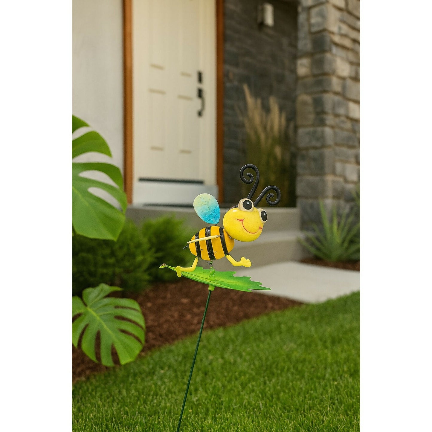 Cute Honey Bee Garden Stake for Outdoor Décor – Metal Bee Yard Ornament on Leaf Base (1 PC)
