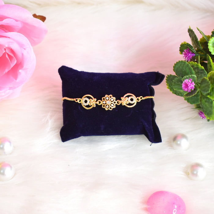 Radiant Gold-Plated Bracelet – A Touch of Luxe and Sophistication