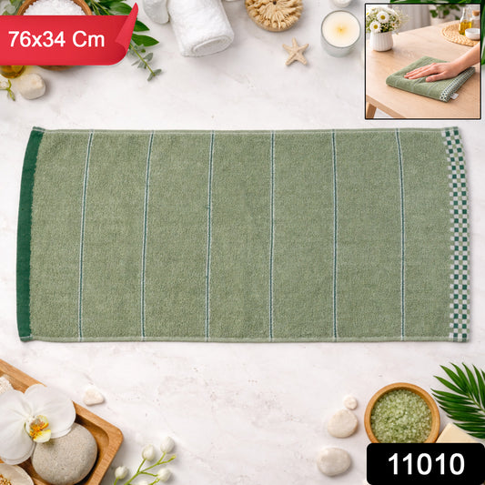 Soft cotton cloth bath towel neatly folded