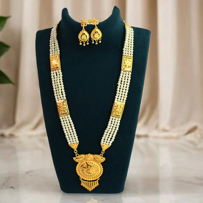 Traditional Moti Necklace with Graceful Shine