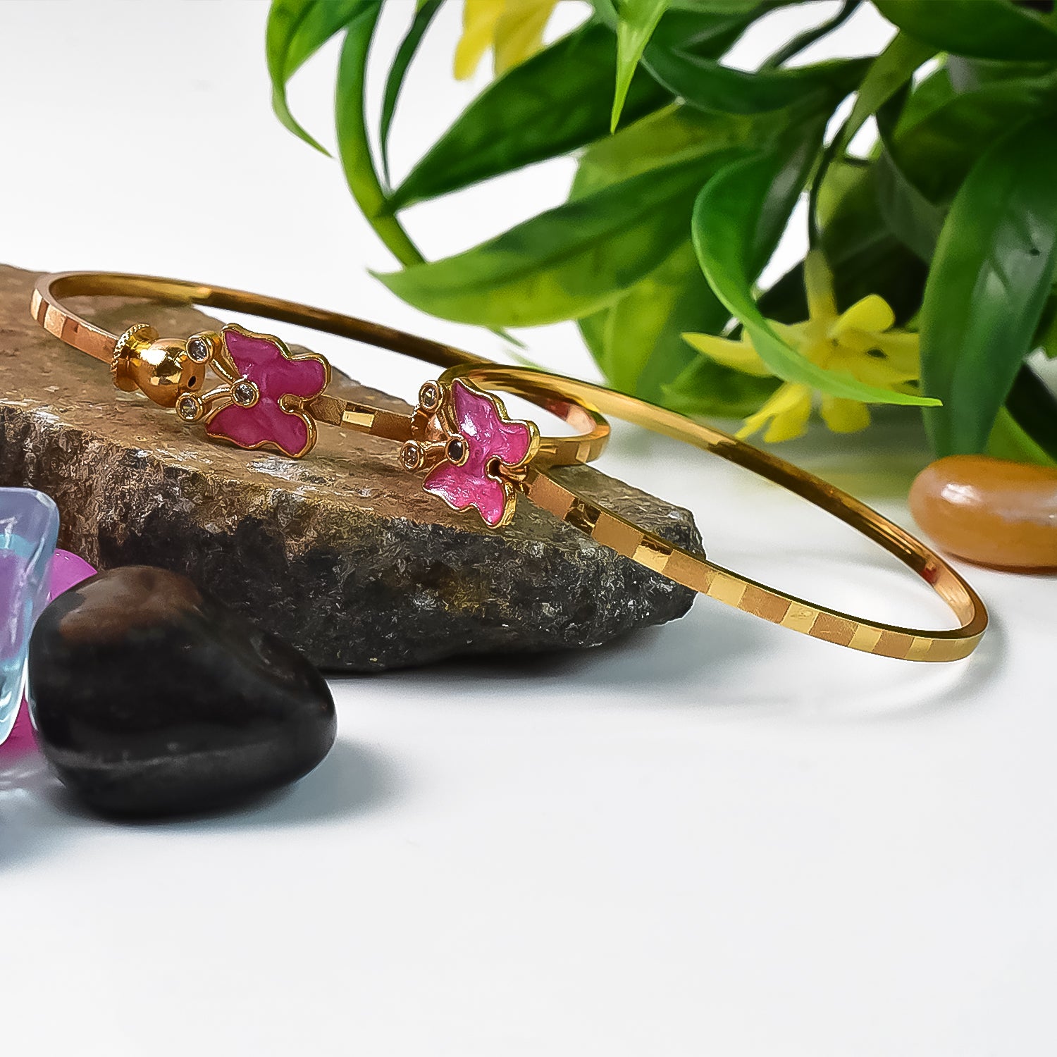 Classic Golden Bangles (1 Pair)