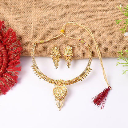 Royal Heritage Leaf Choker Necklace Set – Stunning Traditional Design for Festive & Wedding Wear