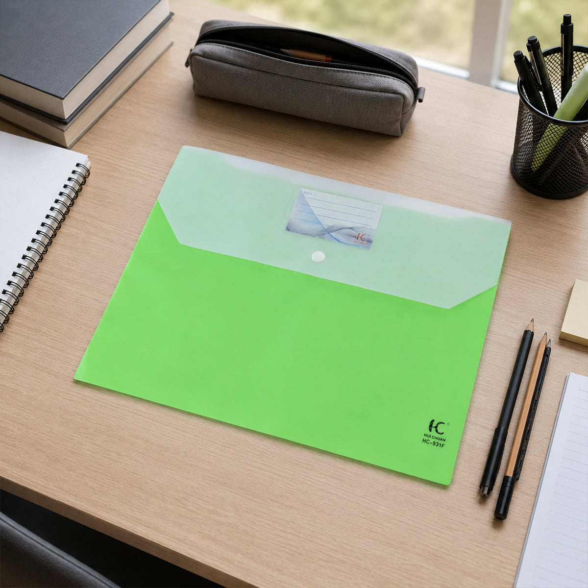 A4 document envelope with secure closure, perfect for certificates and files