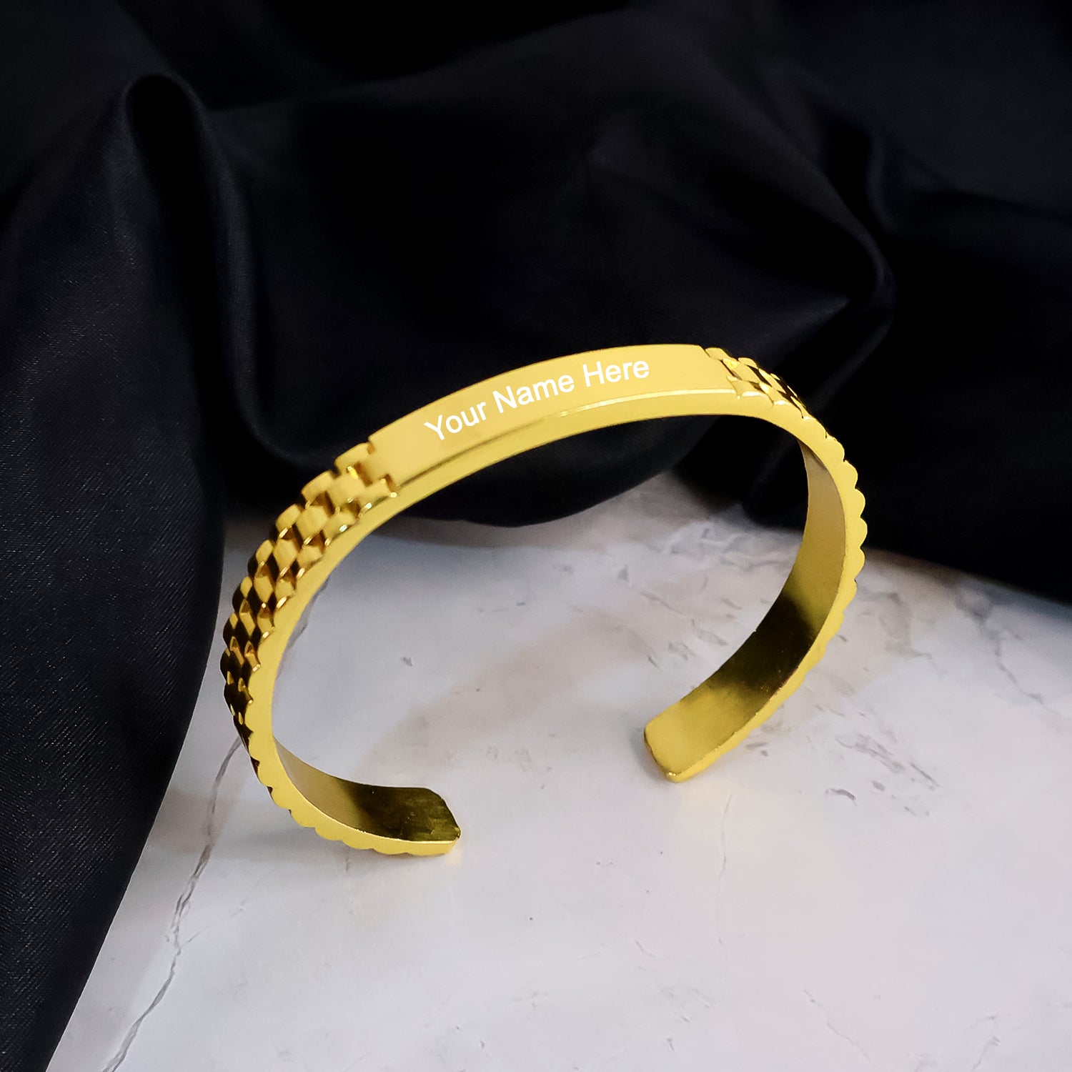 Custom Engraved Gold-Plated Bracelet – Personalized Name Print Adjustable Cuff for Men & Women