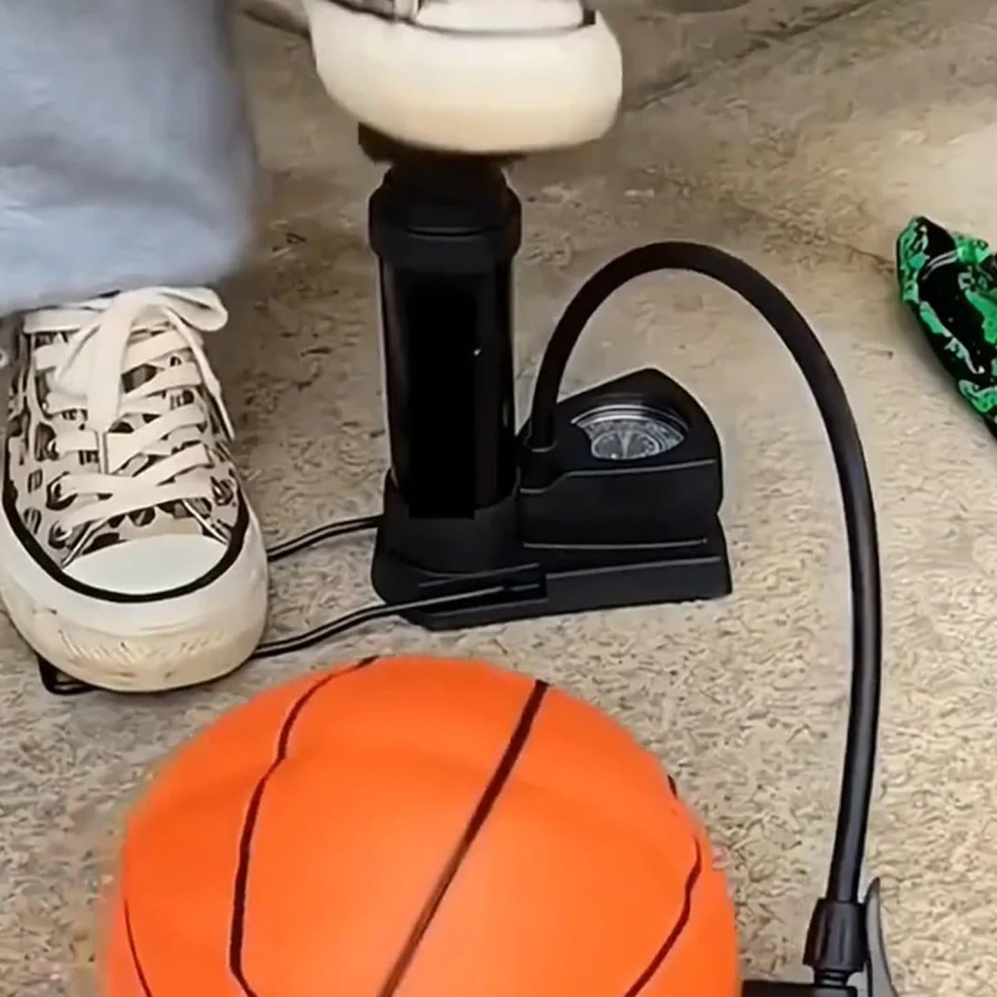 Compact manual foot air pump folded