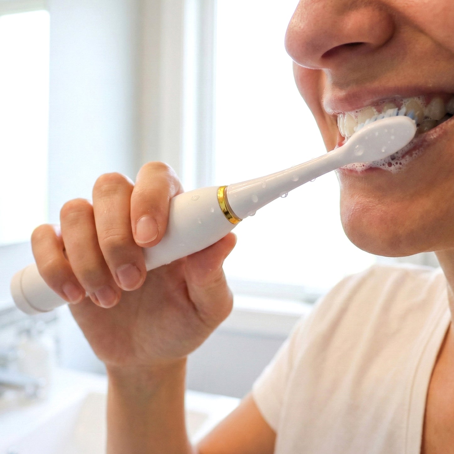 Multi-mode electric toothbrush white color