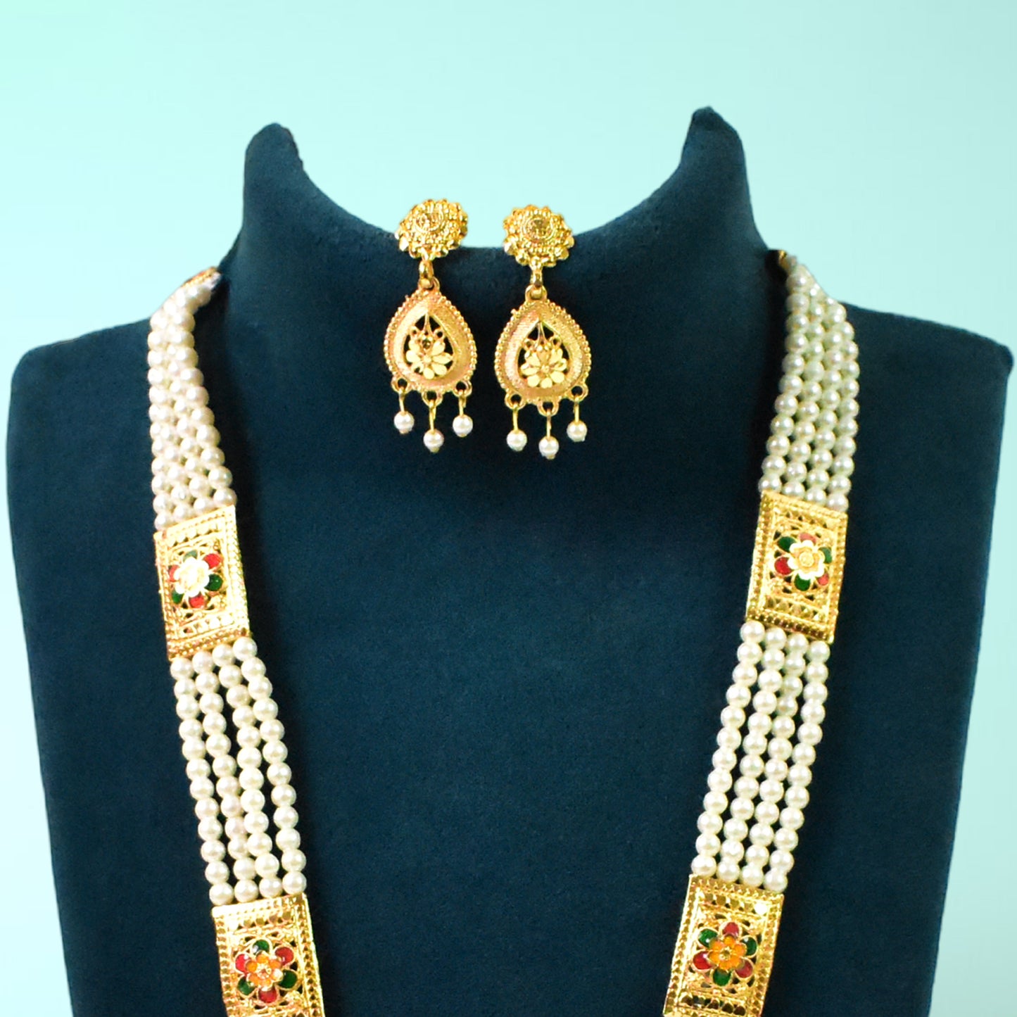 Radiant Moti Pearl Necklace Set - A Touch of Sophistication