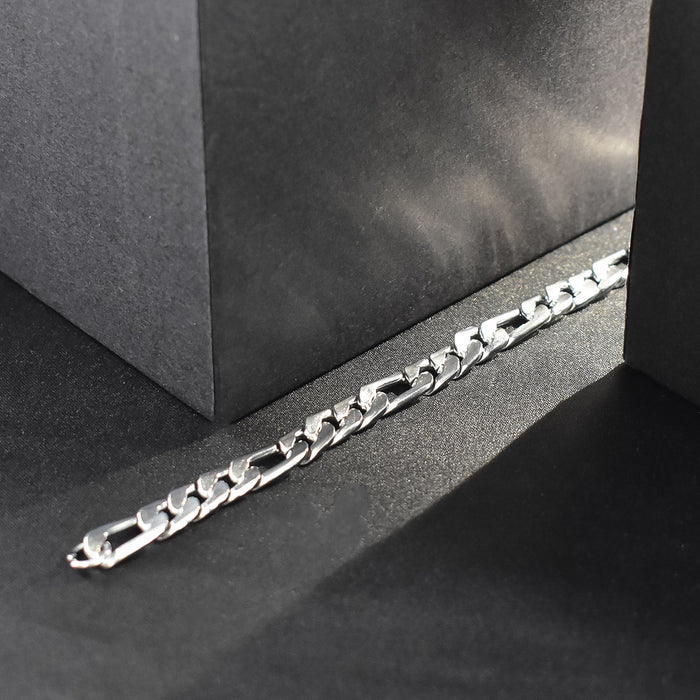 Elegant Silver Bracelet - A Perfect Blend of Style and Sophistication