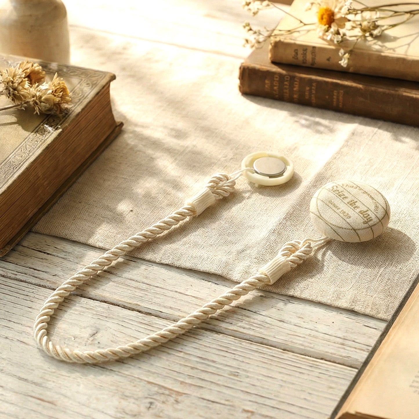 Elegant Magnetic Curtain Tieback (1 Pc)