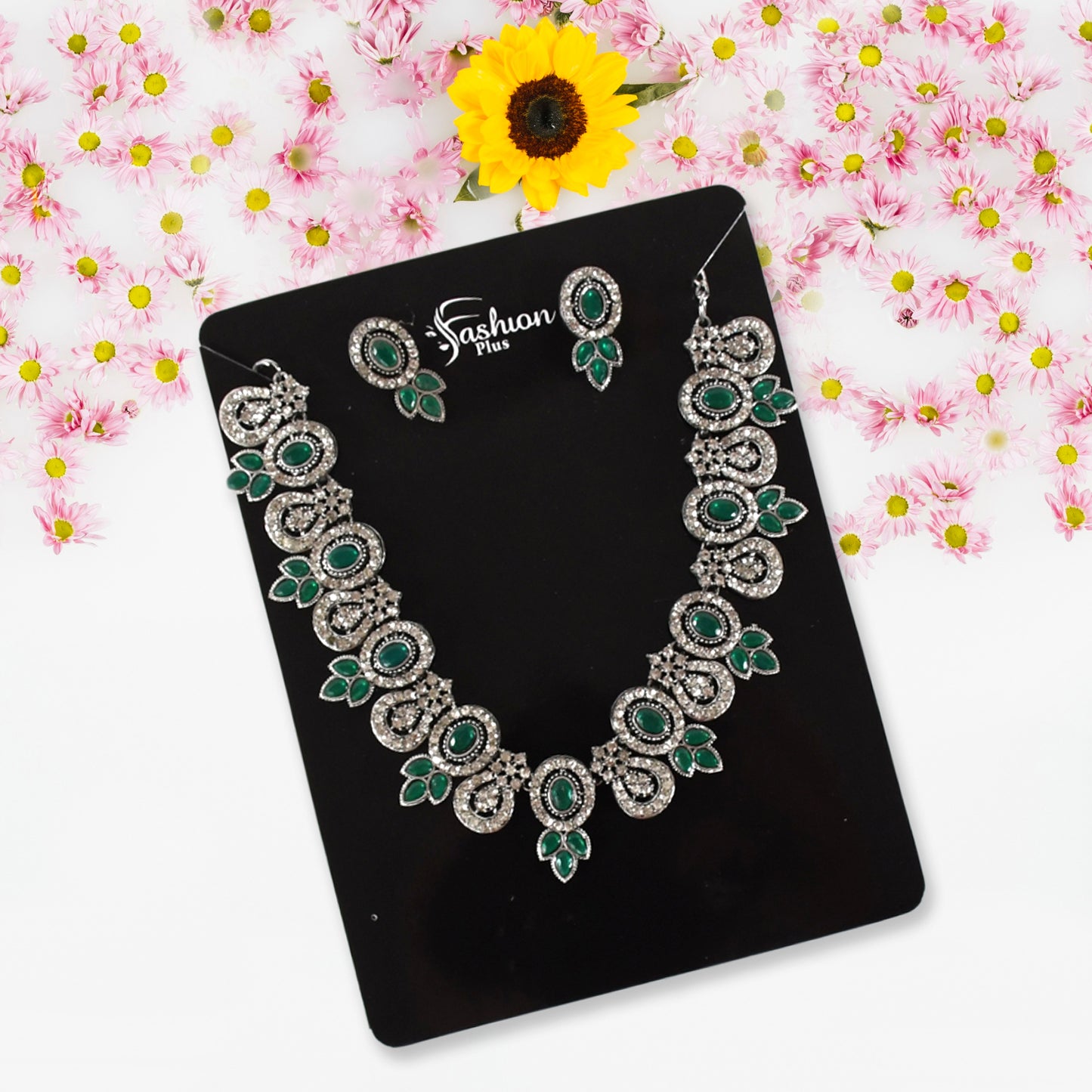 Timeless Green Necklace Set