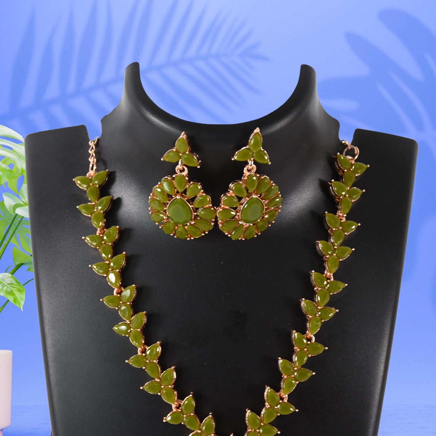 Elegant Pista Green Necklace Set