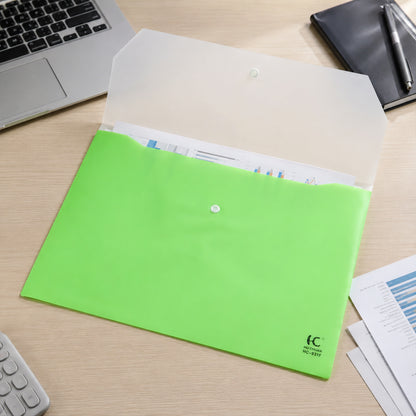 Lightweight water-resistant A4 file folder ideal for students and professionals