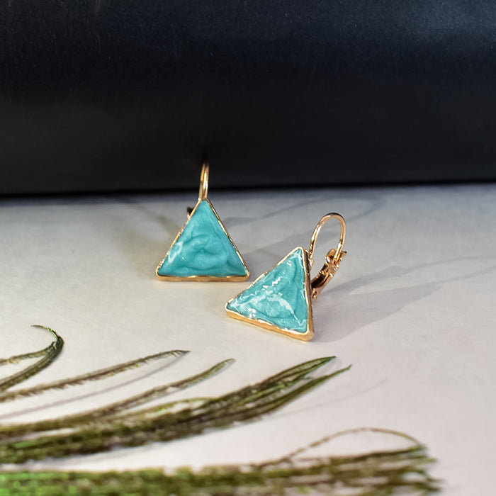 Elegant Triangle Earring Set - Modern Sophistication