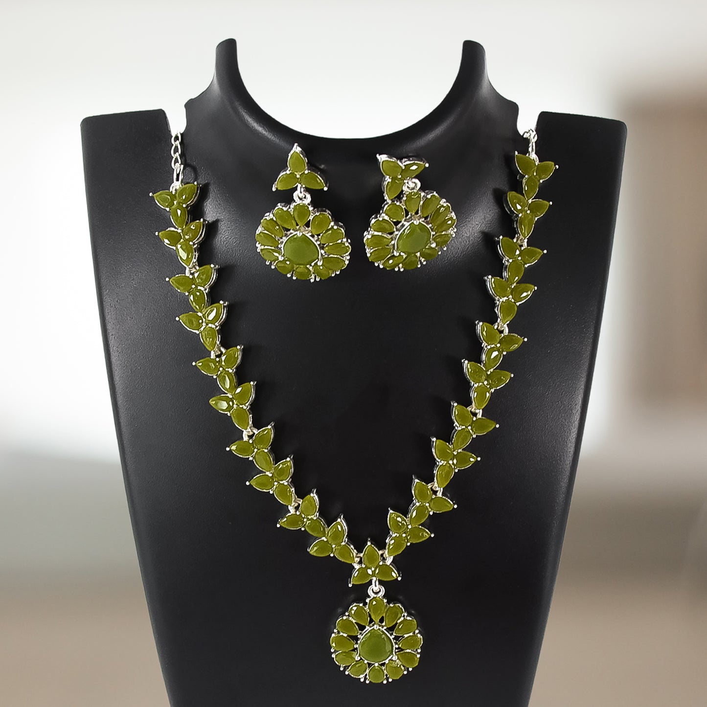 Green Diamond Necklace Set