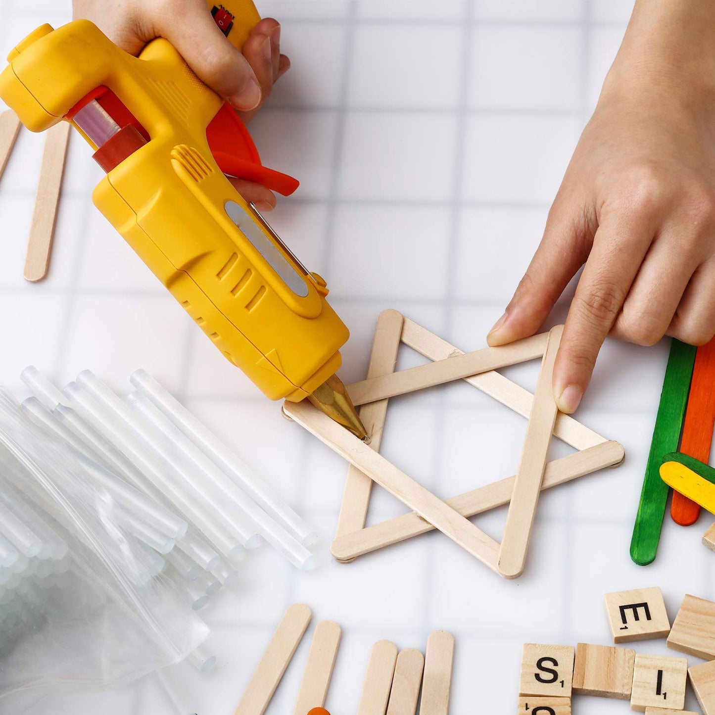 Hot glue sticks for arts