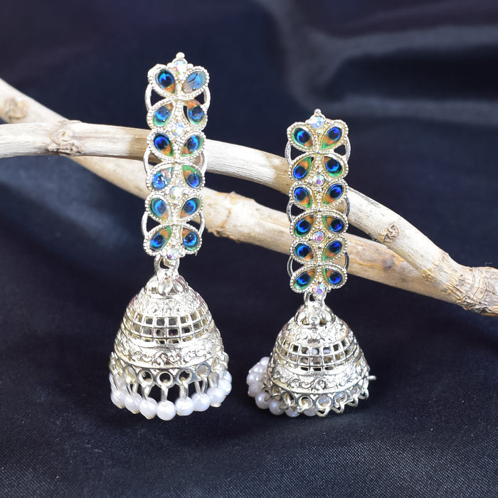 Exquisite and Timeless New-Design Jumka Earrings with Intricate Detailing for a Regal Look