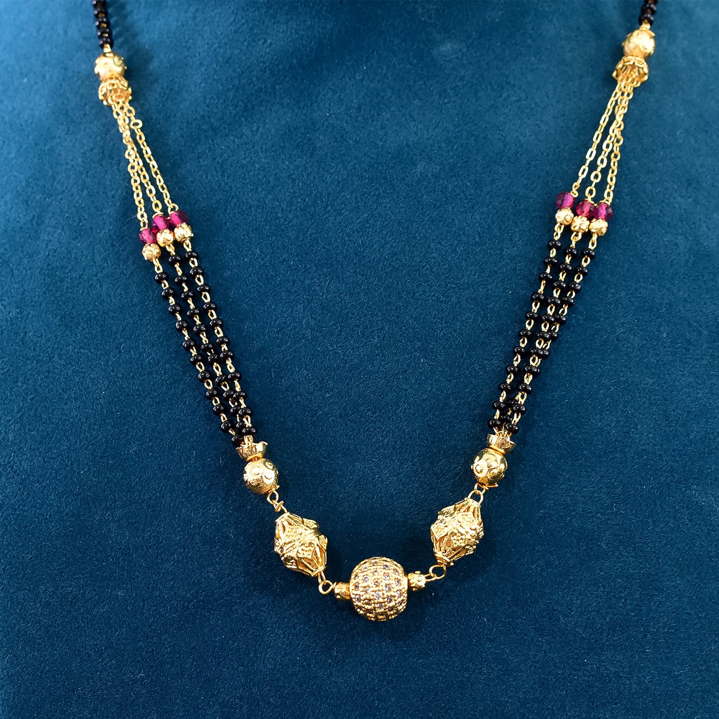 Gold mangalsutra for women