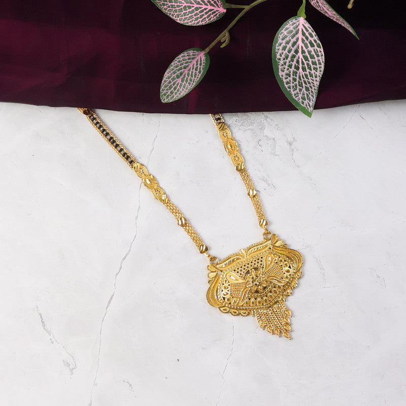 Designer Maharashtrian Inspired Mangalsutra Set – Elegant Traditional Pendant with Matching Earrings