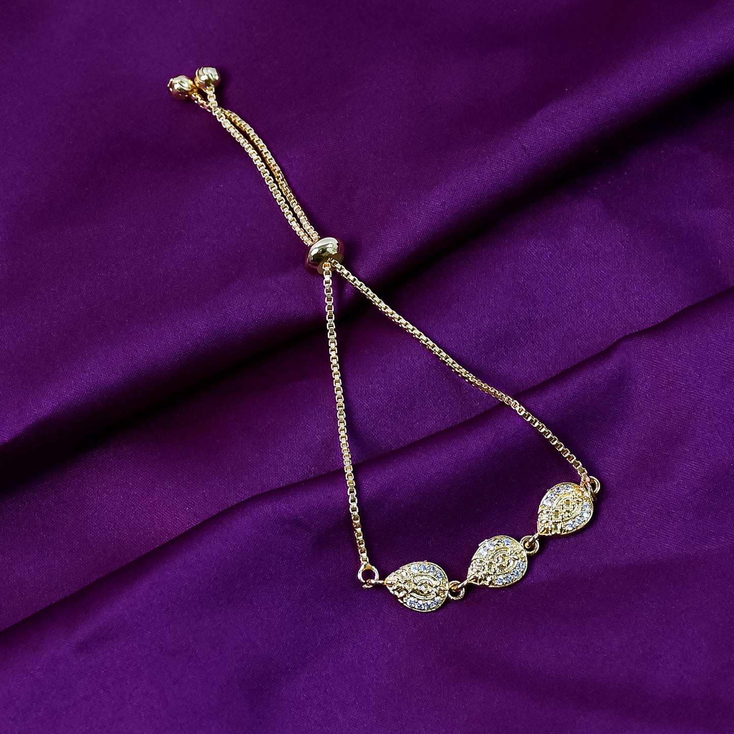 Chic Gold-Plated Bracelet – Elegant Shine for Every Occasion