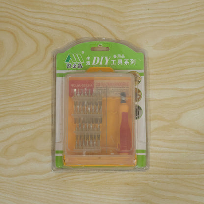 Live photo of magnetic screwdriver set in card packing