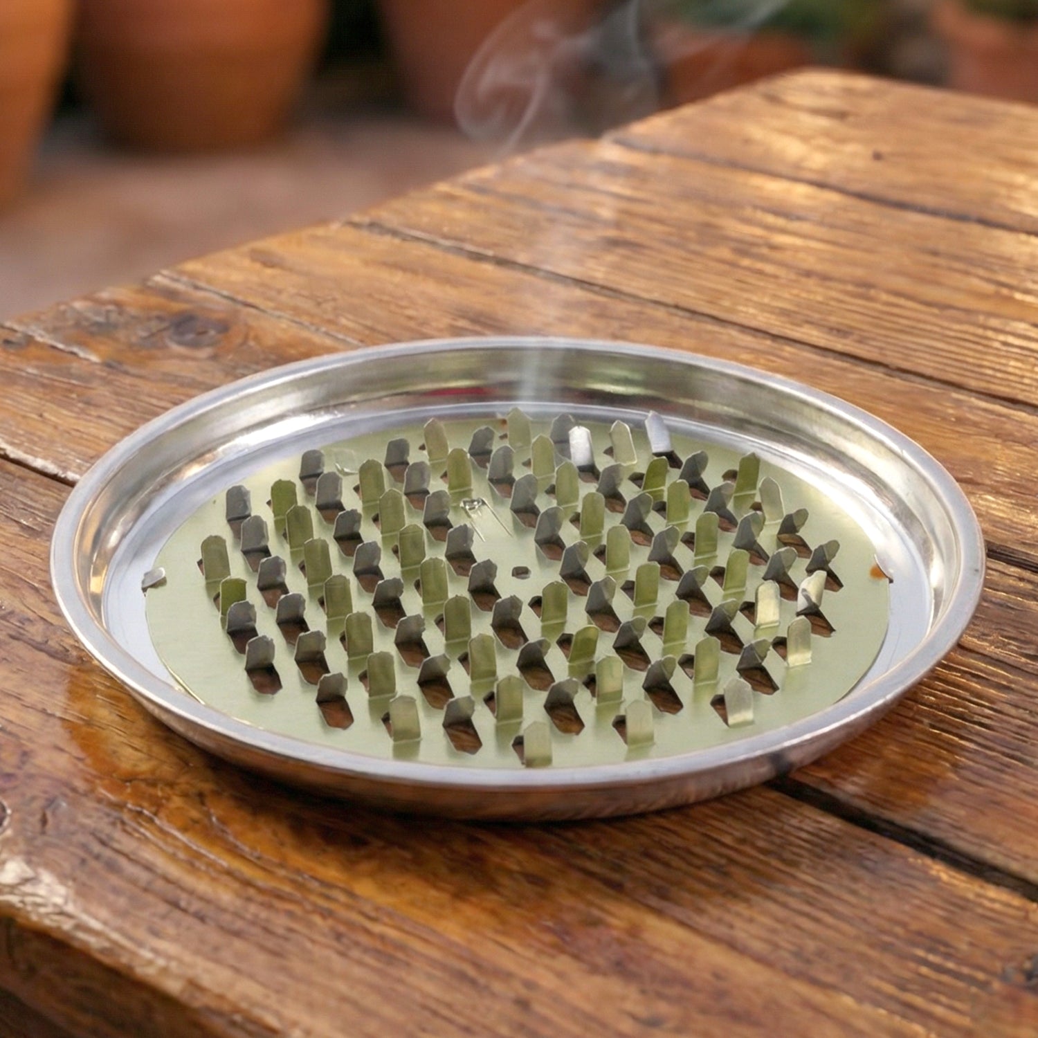 Round Metal Mosquito Coil Stand (1 Pc)