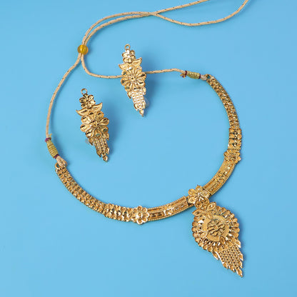 Classic Leaf Drop Choker Necklace Set – Elegant Traditional Jewellery for Festive Occasions