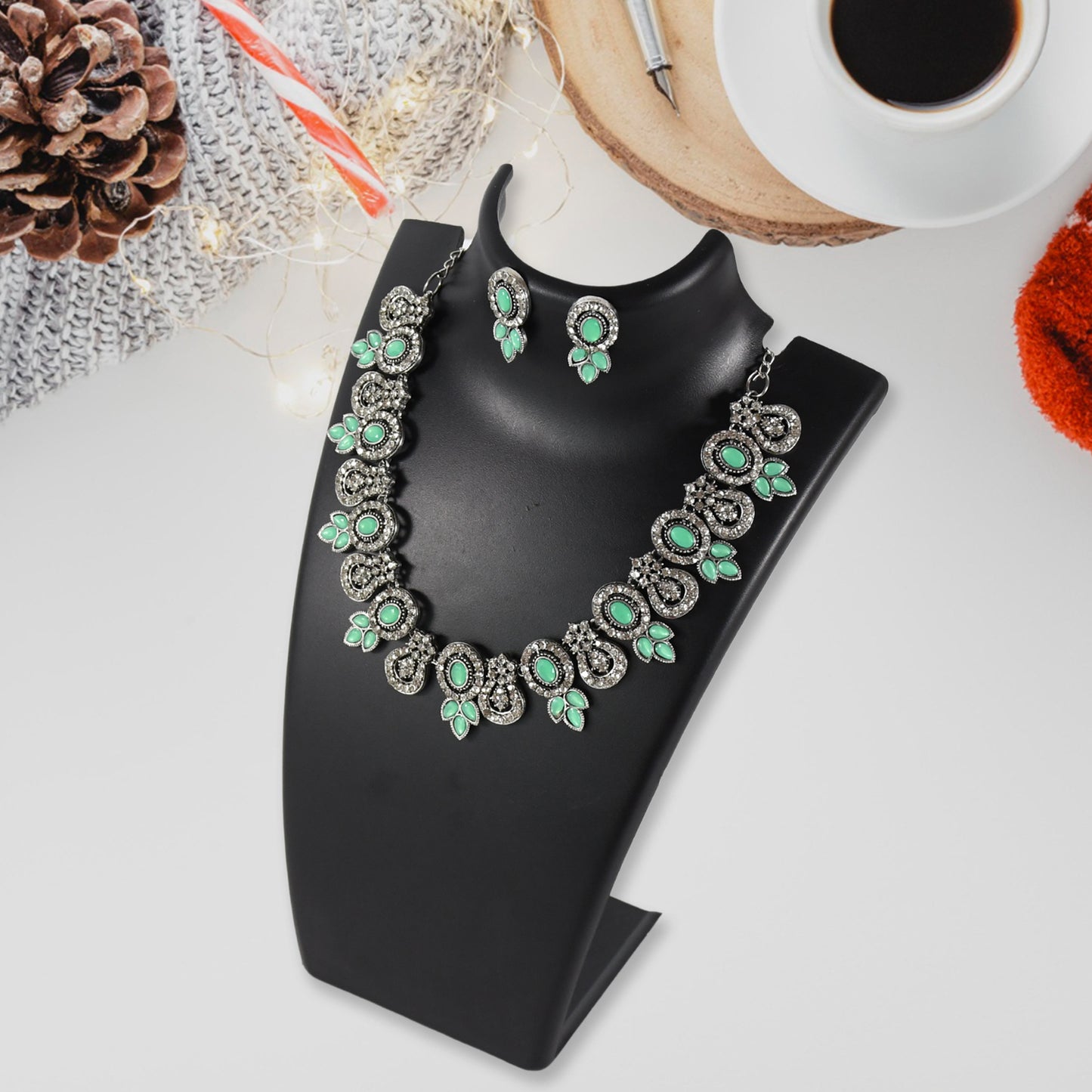 Elegant Green and White Diamond Necklace Set