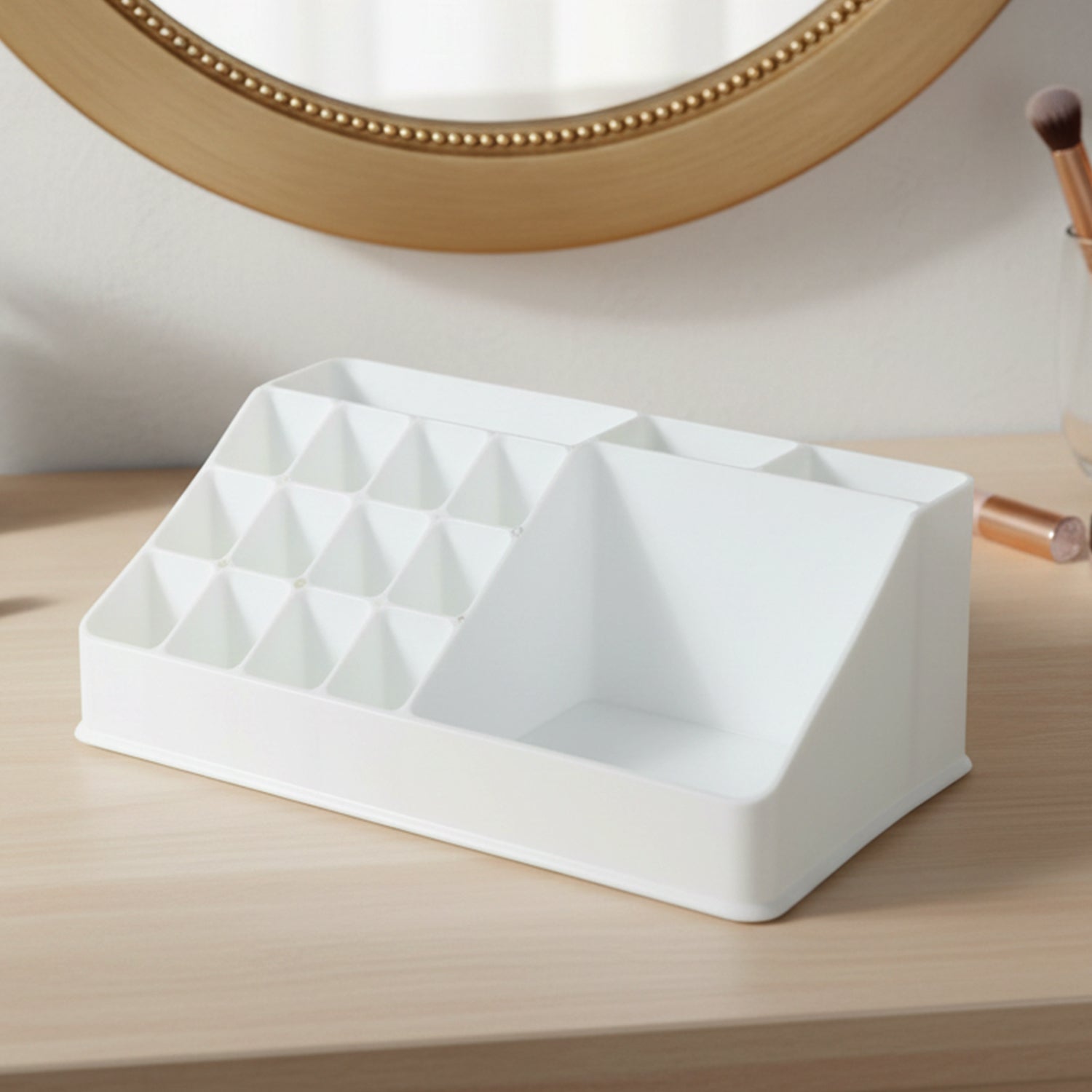 Cosmetic organizer box with durable design