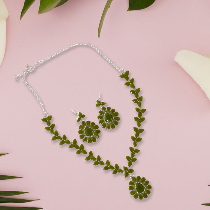 Elegant Pista Green Necklace Set