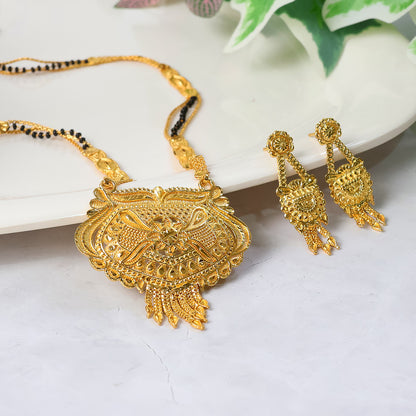 Designer Maharashtrian Inspired Mangalsutra Set – Elegant Traditional Pendant with Matching Earrings