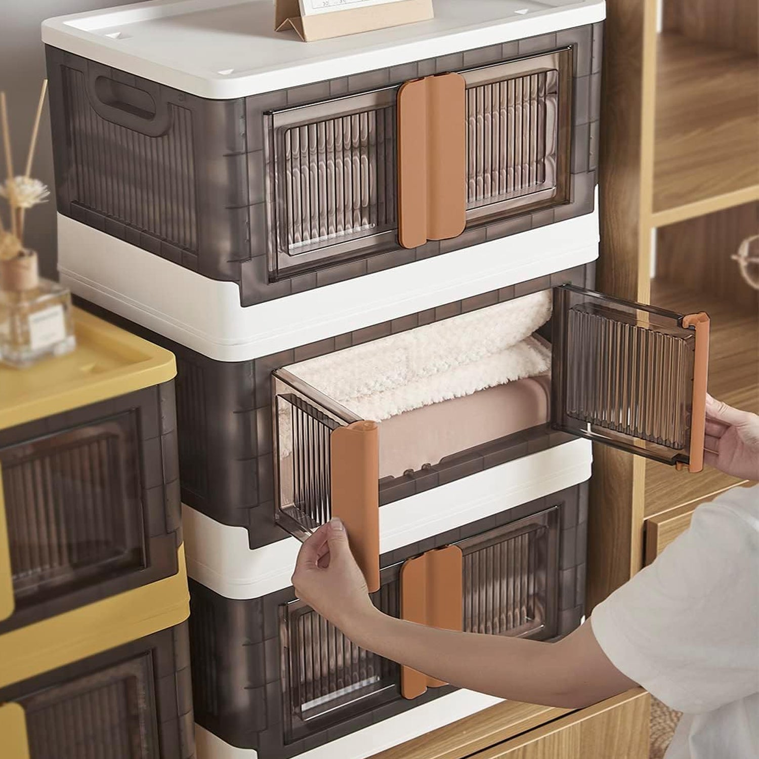 Plastic Folding Wardrobe Organizer 3-Layer with Wheels - Image 6