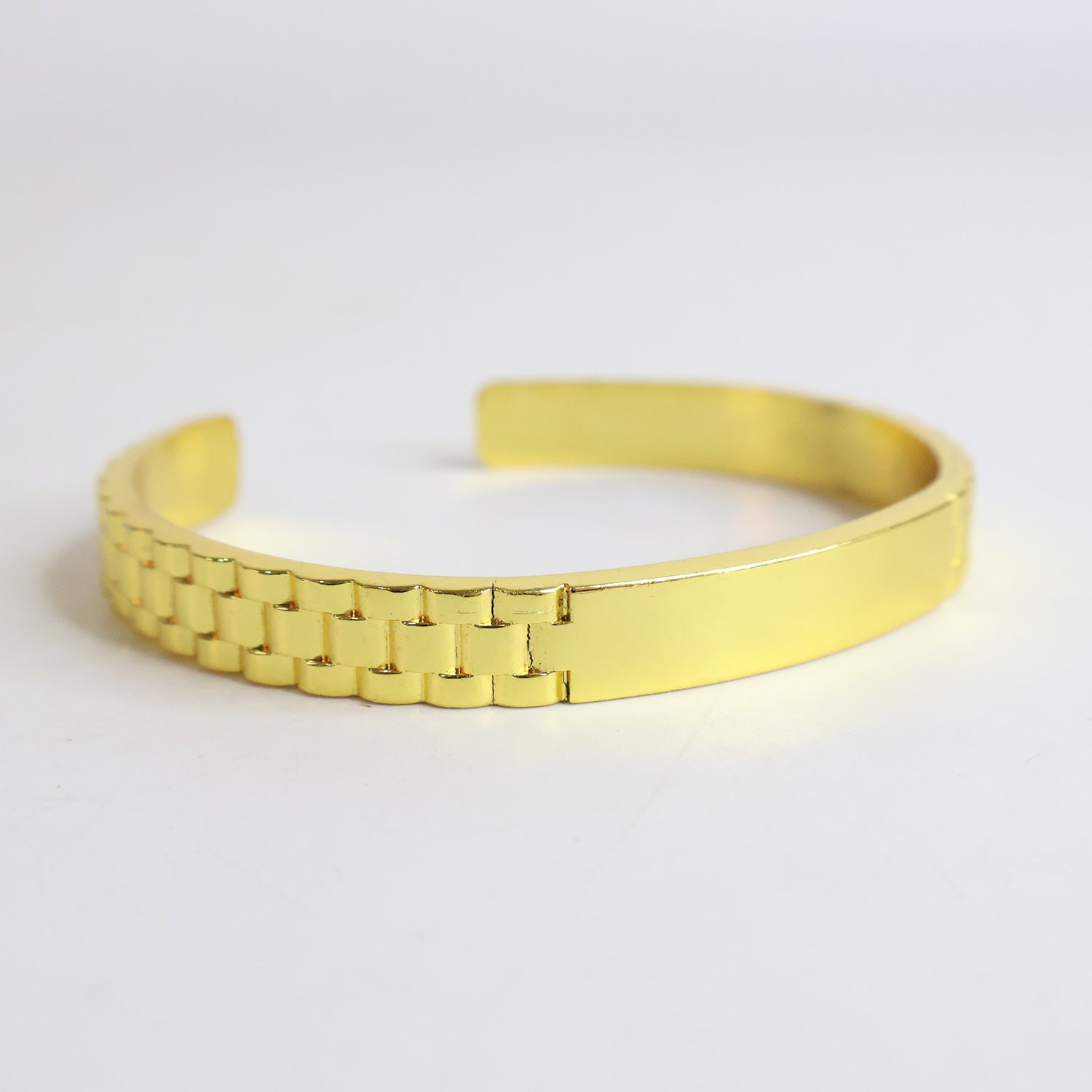 Custom Engraved Gold-Plated Bracelet – Personalized Name Print Adjustable Cuff for Men & Women