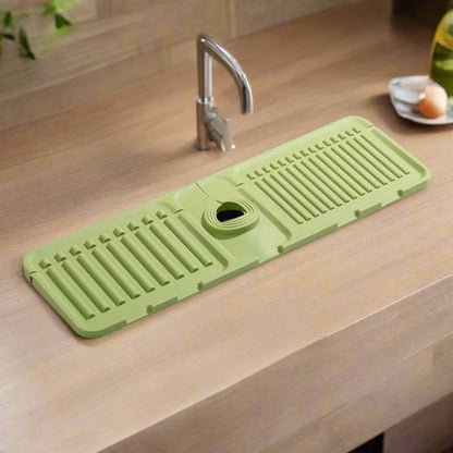 Sink faucet splash guard, silicone pad for drip protection