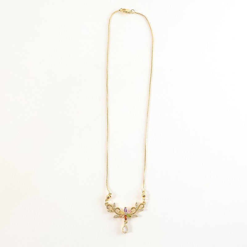 Elegant Floral Design Pendant Necklace for Women