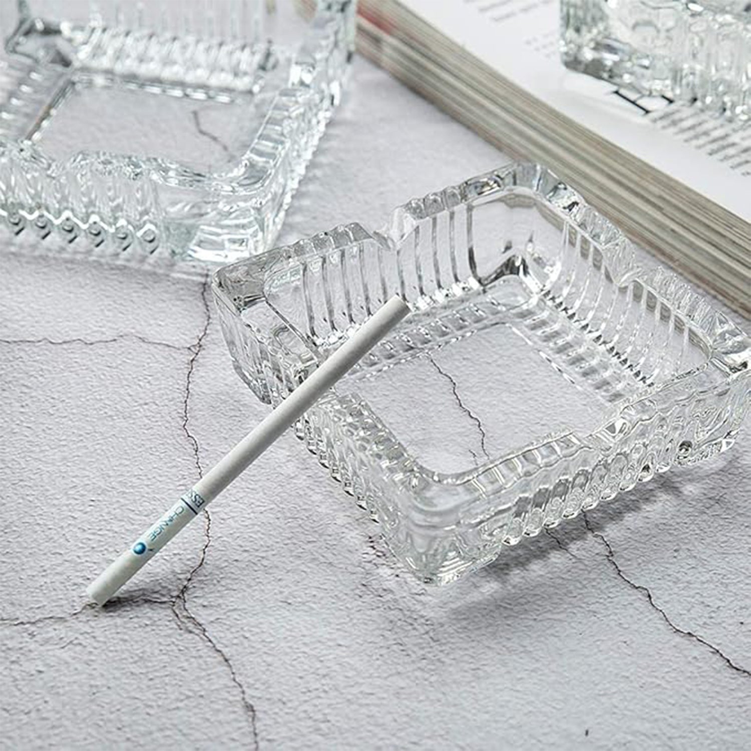 Square Glass Misti Crystal Quality Cigar Cigarette Ashtray Round Tabletop for Home Office Indoor Outdoor Home Decor