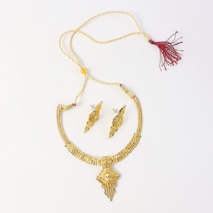 Traditional Floral Drop Choker Necklace Set – Elegant Festive & Wedding Jewellery