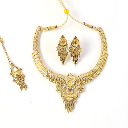 Royal Leaf Crest Choker Necklace Set – Stunning Traditional Jewellery for Weddings & Festivals