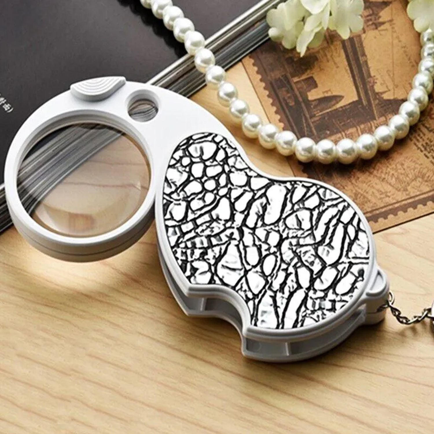 Double-Magnification Led Magnifiers Light Folding Keychain magnifier(1
