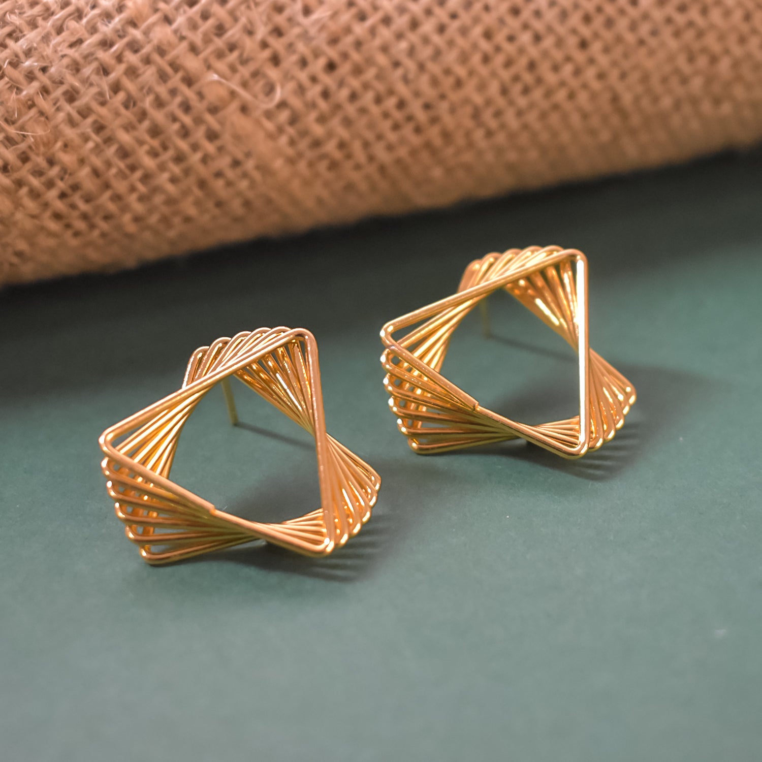 Timeless Earrings – Modern Design for the Fashionably Bold