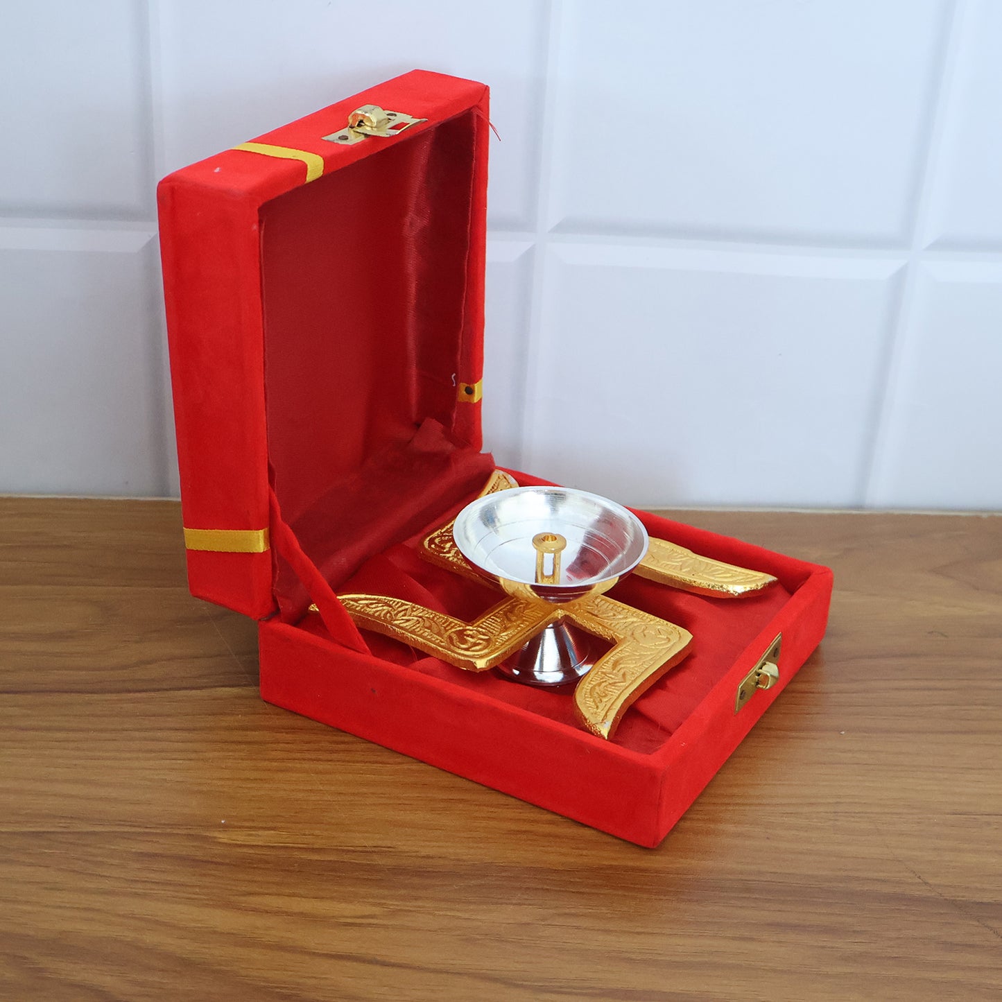Auspicious Swastik-Base Pooja Diya - (1 Pc)