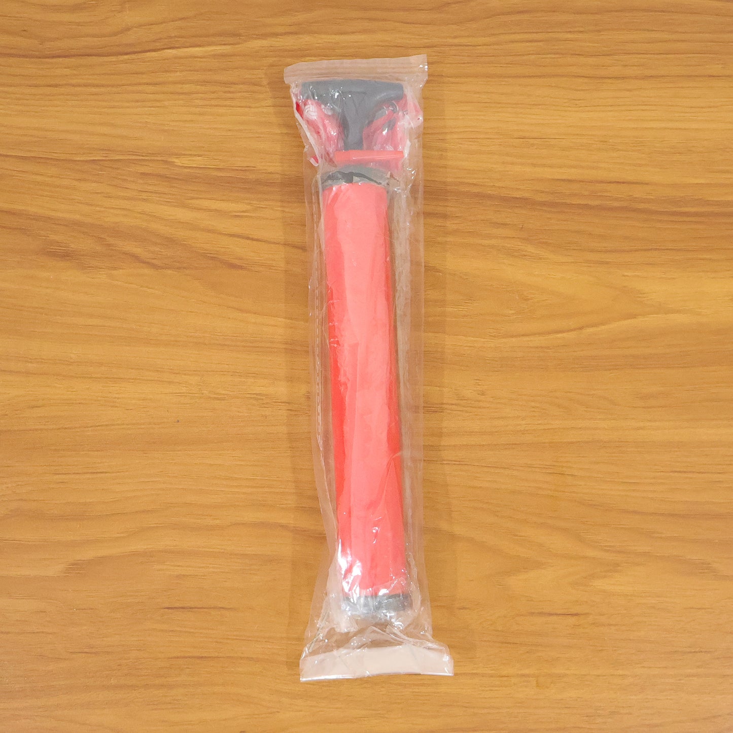 Multiple angles of 28 cm plastic ball pump