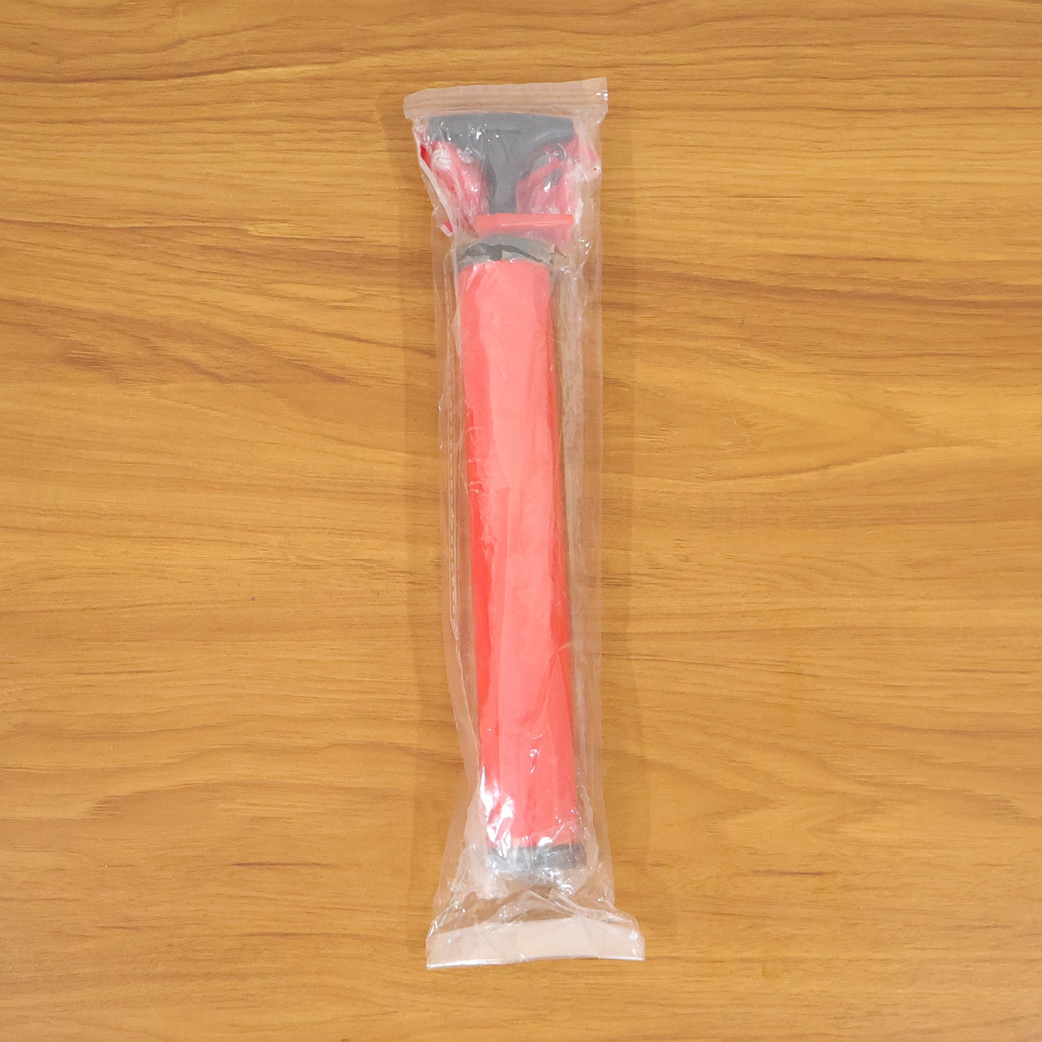 Multiple angles of 28 cm plastic ball pump