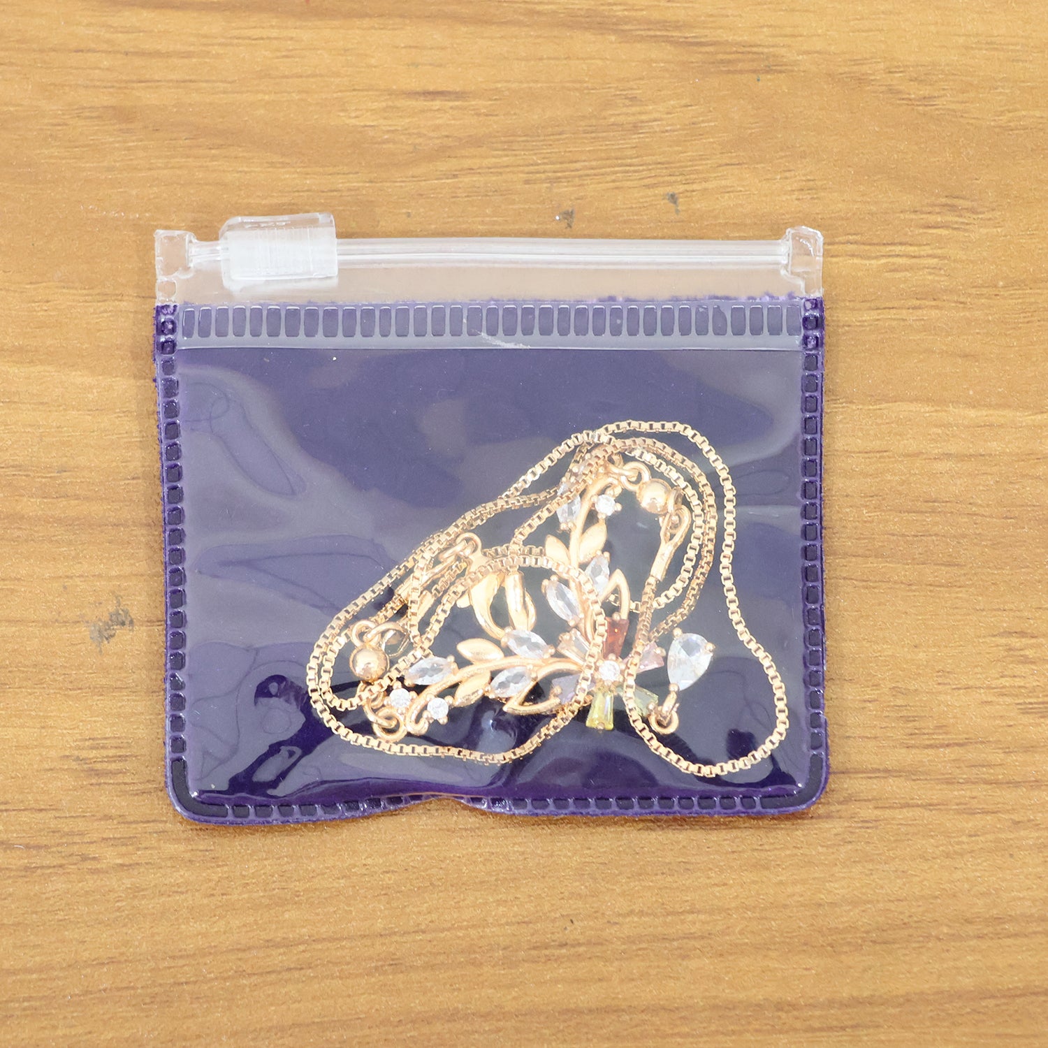 Graceful Gold-Plated Leaf Design Pendant Necklace for Women