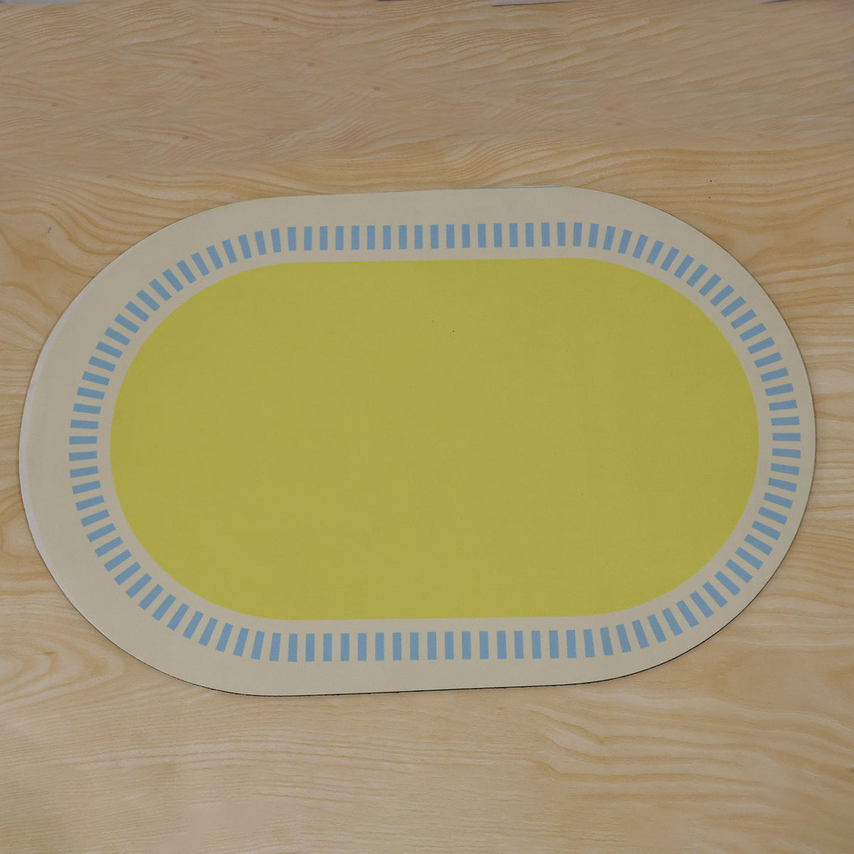 Striped Border Oval Shower Mat, Bright Quick Dry Bathroom Rug (1 Pc, 60x40 Cm)