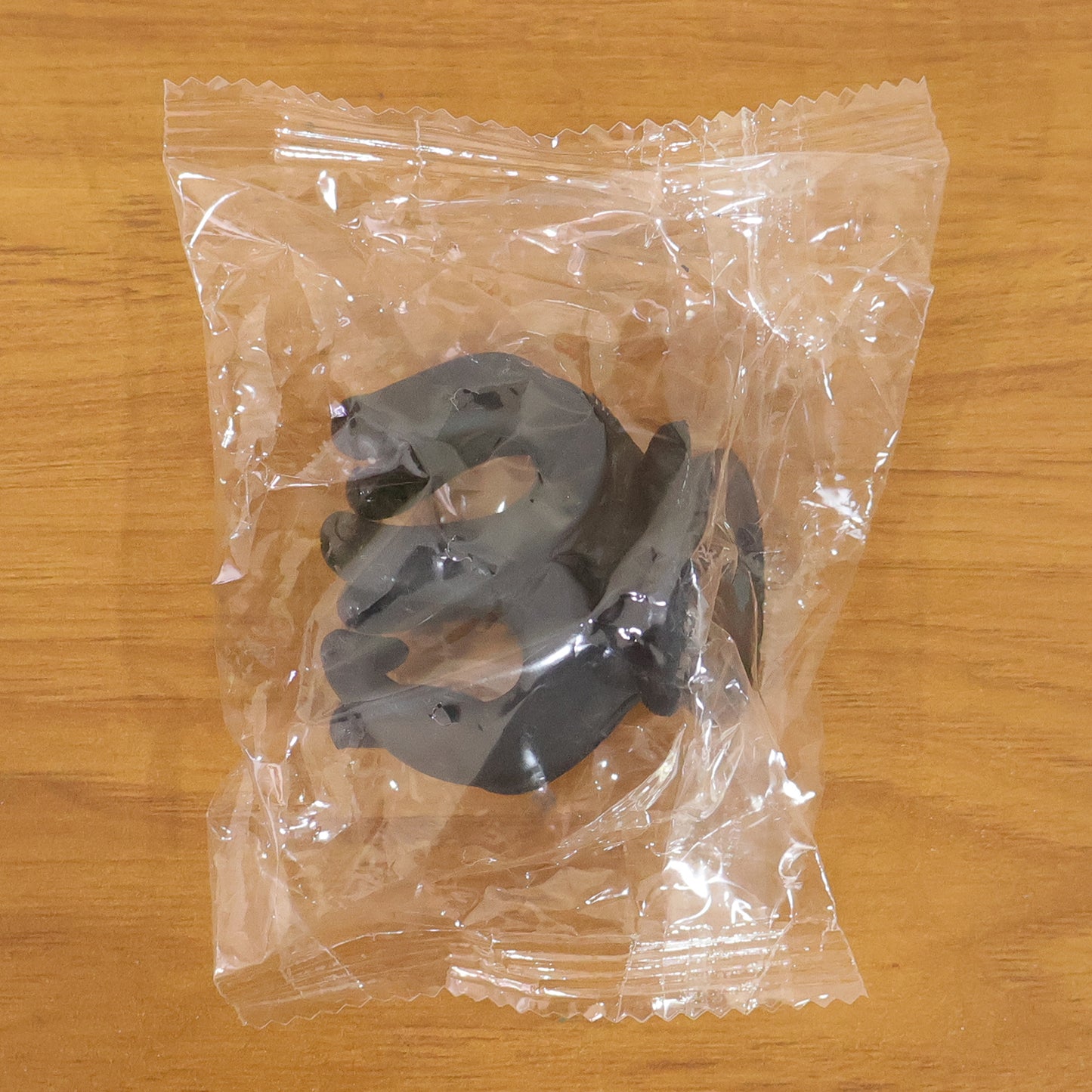 Versatile matte hair claw clip for everyday use