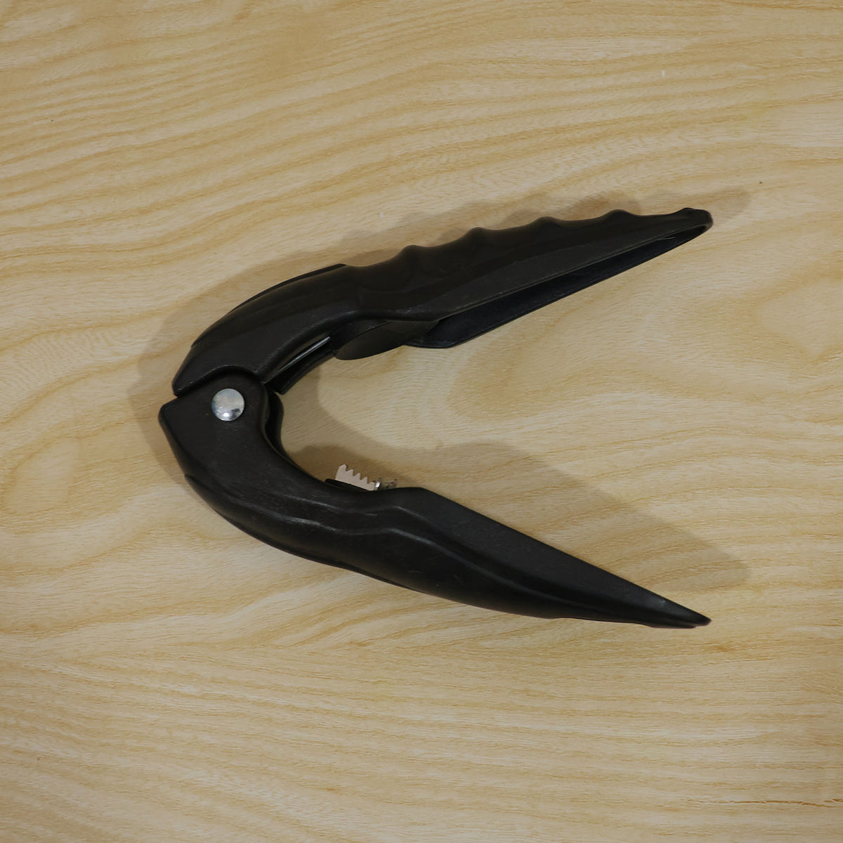 Kitchen Nut Cracker Tool for Walnuts, Almonds, Crab and Lobster Shells (1 Pc)