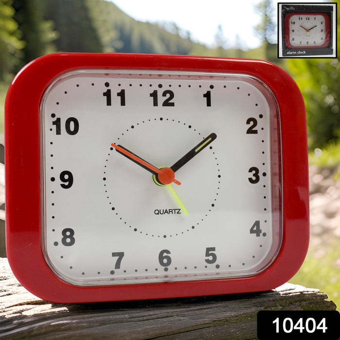 Compact Analog Alarm Clock – Easy, Reliable, and Elegant