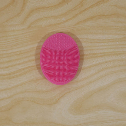 Small Silicone Face Scrubber with Grip Knob, Soft Face and Scalp Brush (1 Pc)