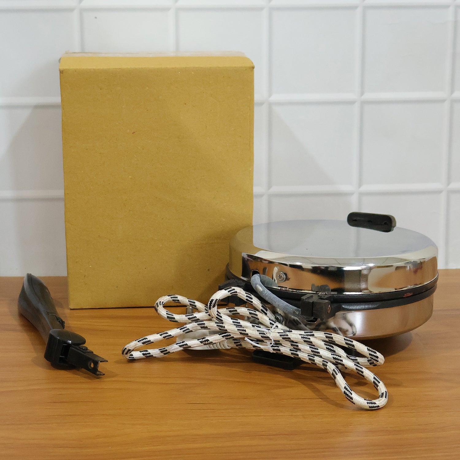 Electric Roti Maker with Stainless Steel Heating Plate (1 Pc)