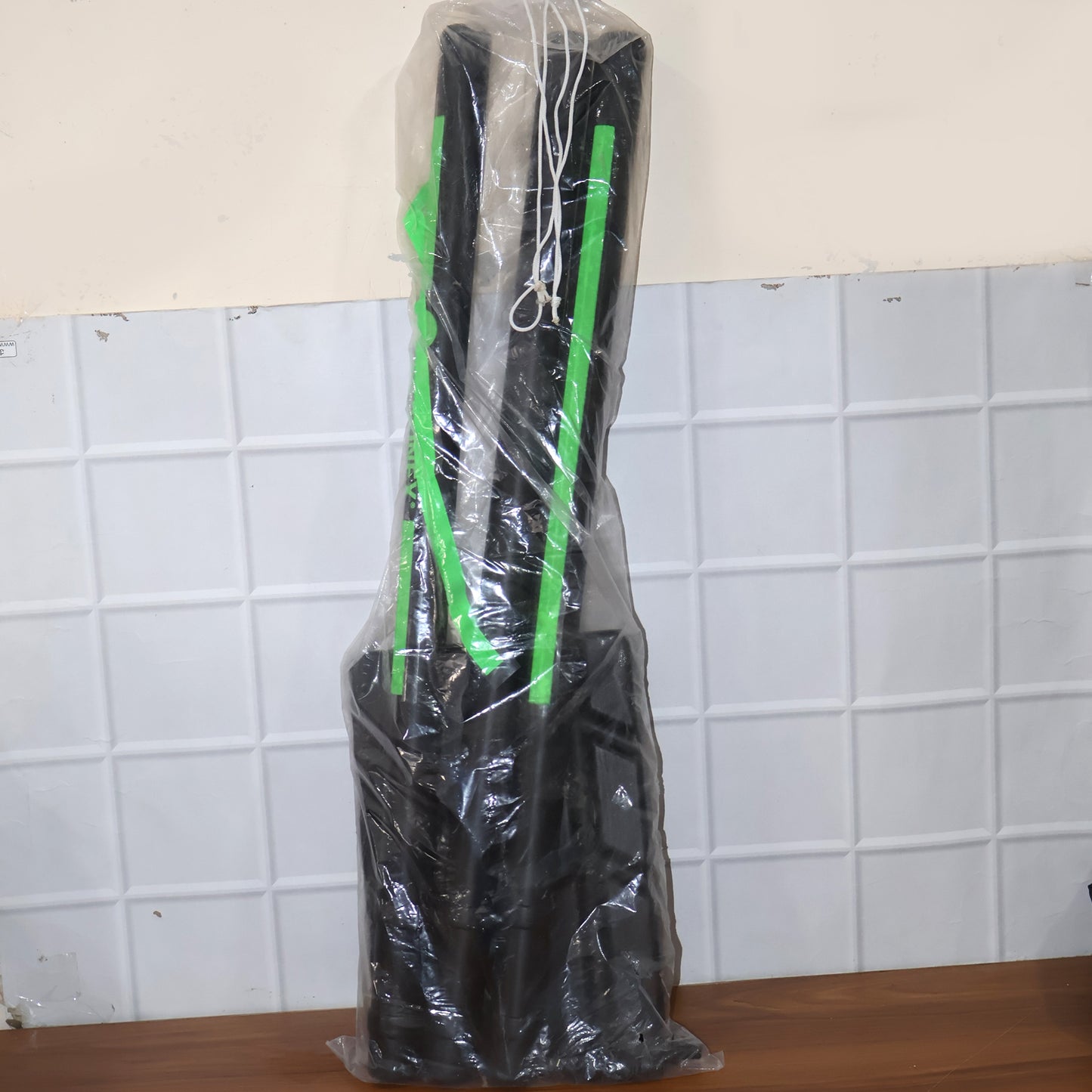 Cricket Stump Set with Heavy Base Stand (1 Set)